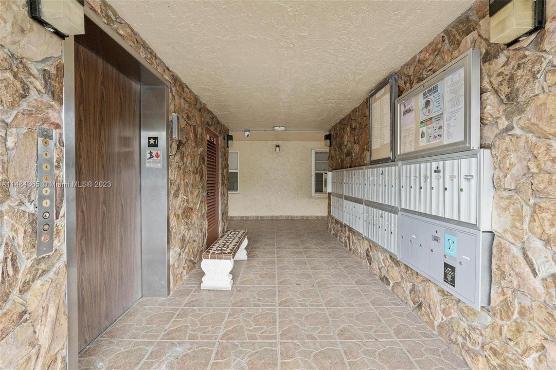 Recently Rented: $2,200 (2 beds, 2 baths, 1190 Square Feet)