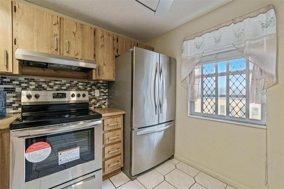 Recently Rented: $2,200 (2 beds, 2 baths, 1190 Square Feet)