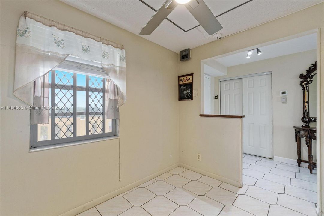 Recently Rented: $2,200 (2 beds, 2 baths, 1190 Square Feet)