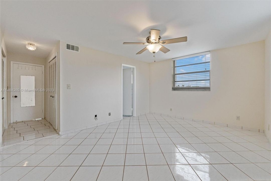 Recently Rented: $2,200 (2 beds, 2 baths, 1190 Square Feet)