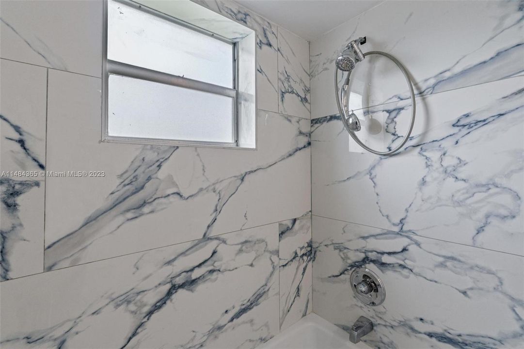 Recently Rented: $2,200 (2 beds, 2 baths, 1190 Square Feet)