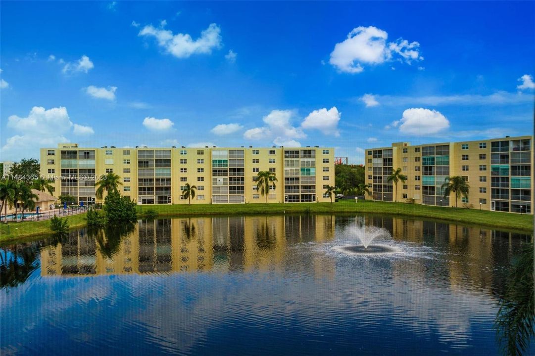 Recently Rented: $2,200 (2 beds, 2 baths, 1190 Square Feet)