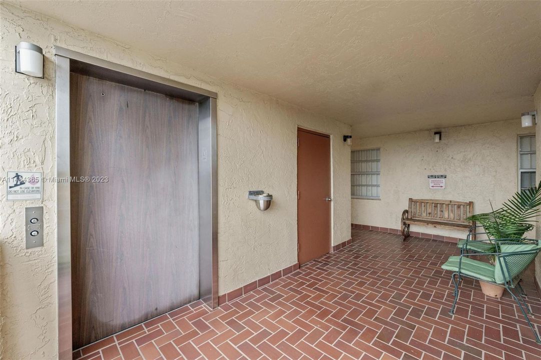 Recently Rented: $2,200 (2 beds, 2 baths, 1190 Square Feet)