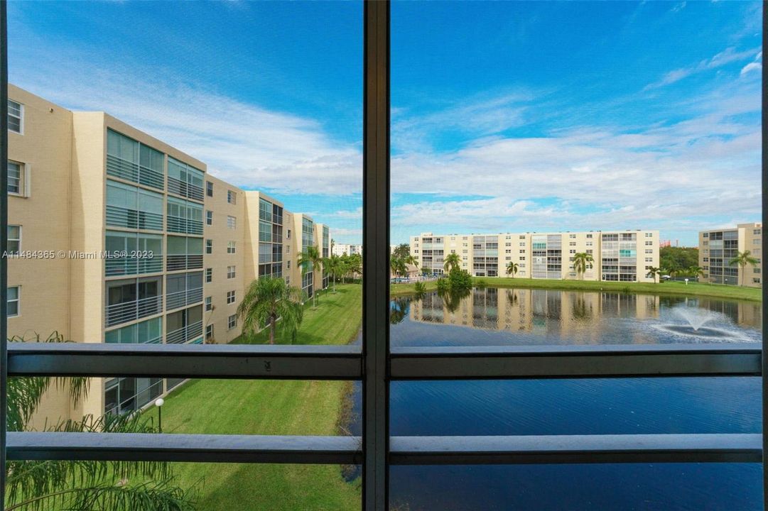 Recently Rented: $2,200 (2 beds, 2 baths, 1190 Square Feet)