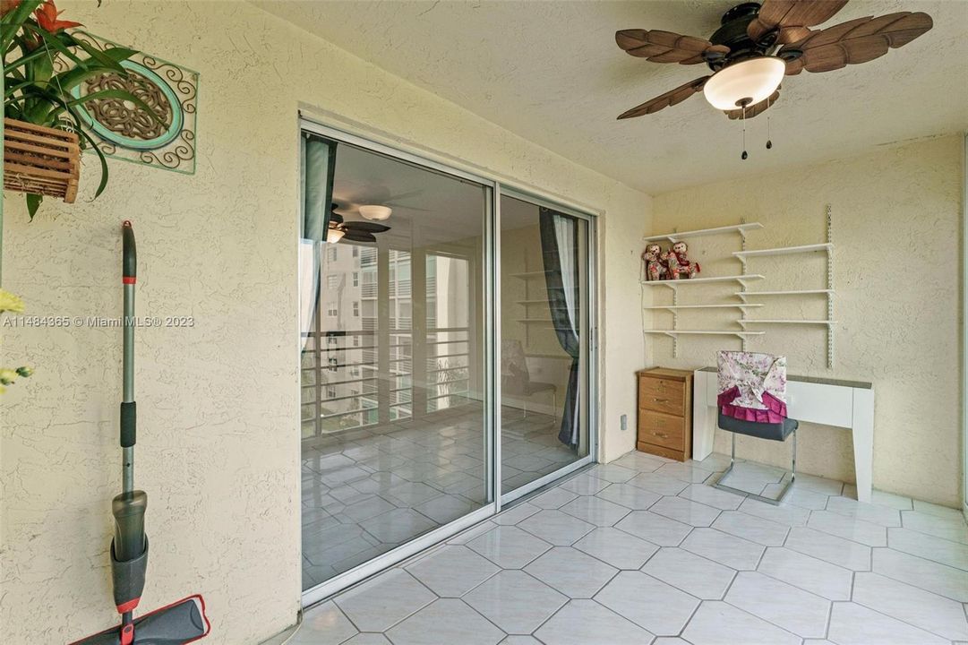 Recently Rented: $2,200 (2 beds, 2 baths, 1190 Square Feet)