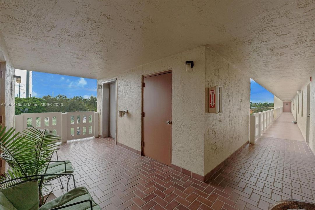 Recently Rented: $2,200 (2 beds, 2 baths, 1190 Square Feet)