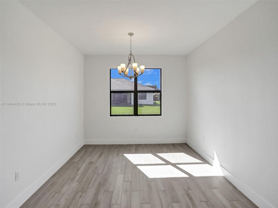 Недавно арендовано: $4,650 (4 спален, 3 ванн, 2533 Квадратных фут)