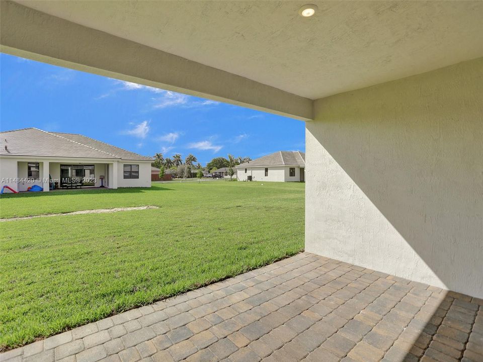 Недавно арендовано: $4,650 (4 спален, 3 ванн, 2533 Квадратных фут)