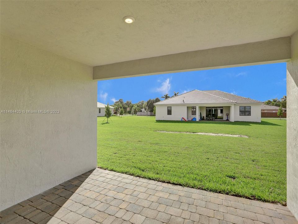 Недавно арендовано: $4,650 (4 спален, 3 ванн, 2533 Квадратных фут)