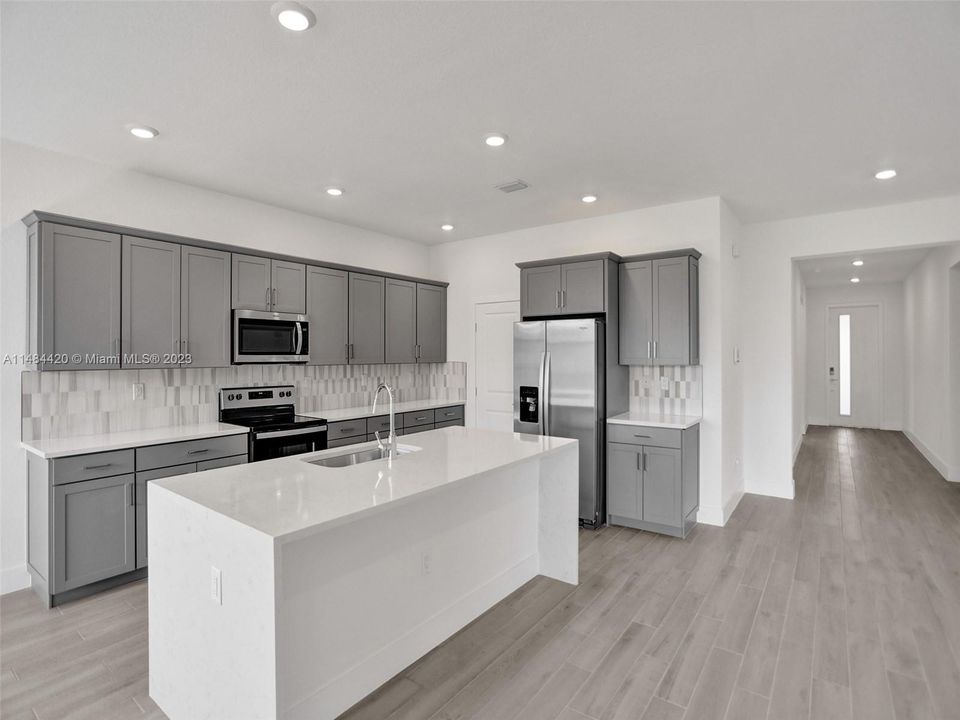 Недавно арендовано: $4,650 (4 спален, 3 ванн, 2533 Квадратных фут)