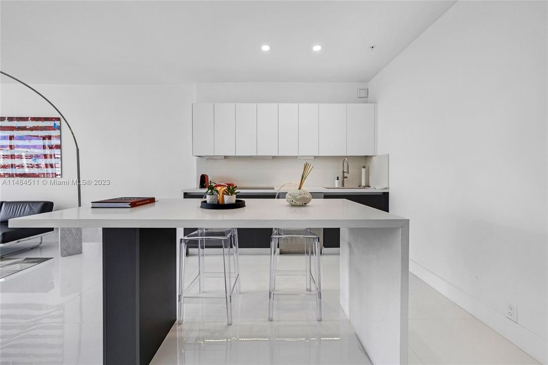 Недавно продано: $690,000 (1 спален, 1 ванн, 897 Квадратных фут)