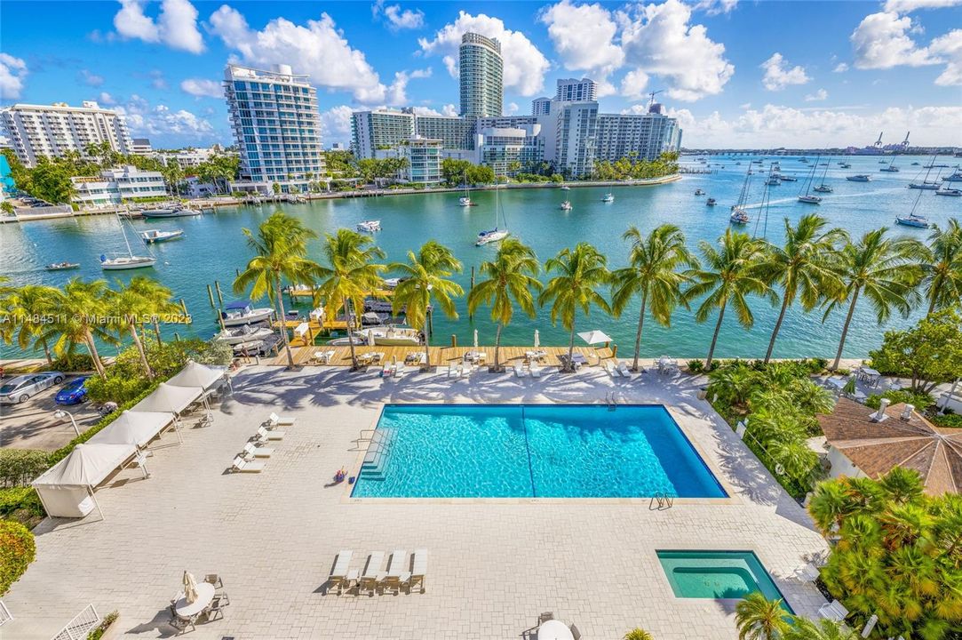 Недавно продано: $690,000 (1 спален, 1 ванн, 897 Квадратных фут)