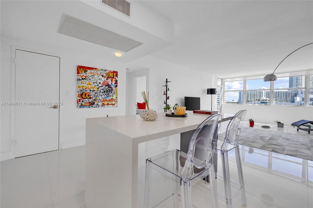 Недавно продано: $690,000 (1 спален, 1 ванн, 897 Квадратных фут)