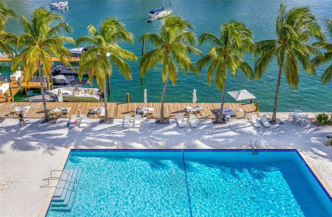 Недавно продано: $690,000 (1 спален, 1 ванн, 897 Квадратных фут)