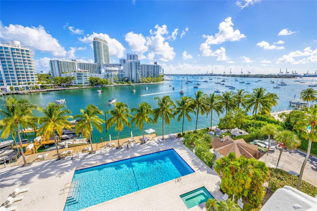 Недавно продано: $690,000 (1 спален, 1 ванн, 897 Квадратных фут)