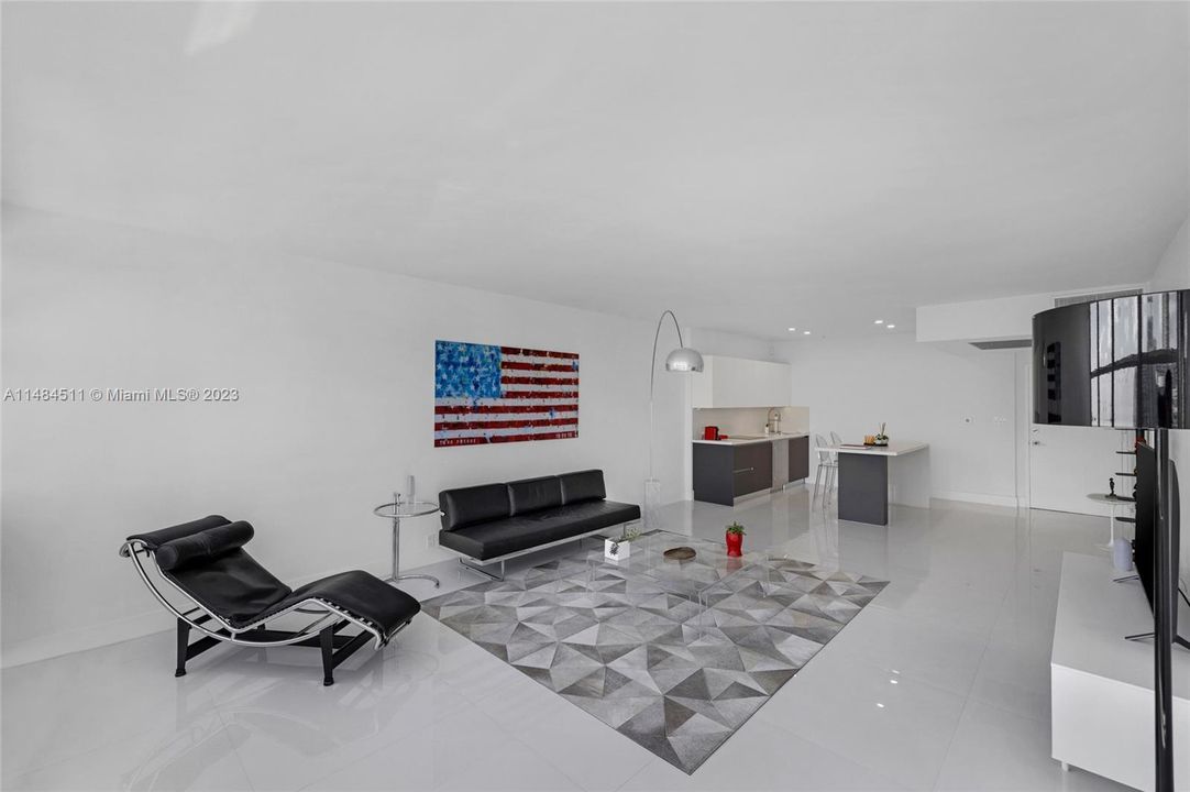 Недавно продано: $690,000 (1 спален, 1 ванн, 897 Квадратных фут)