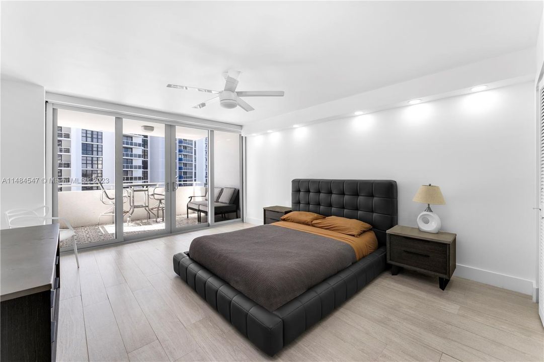 For Sale: $749,000 (1 beds, 1 baths, 1027 Square Feet)