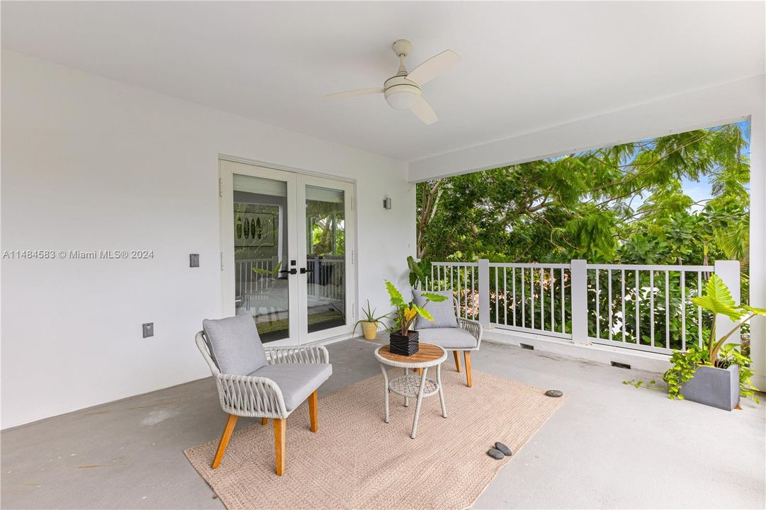 最近售出: $5,494,997 (6 贝兹, 6 浴室, 4393 平方英尺)