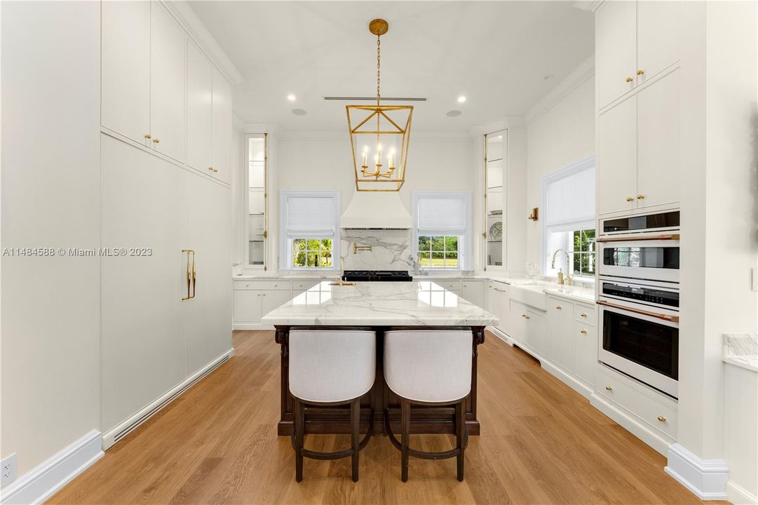 Недавно продано: $19,900,000 (6 спален, 7 ванн, 17740 Квадратных фут)