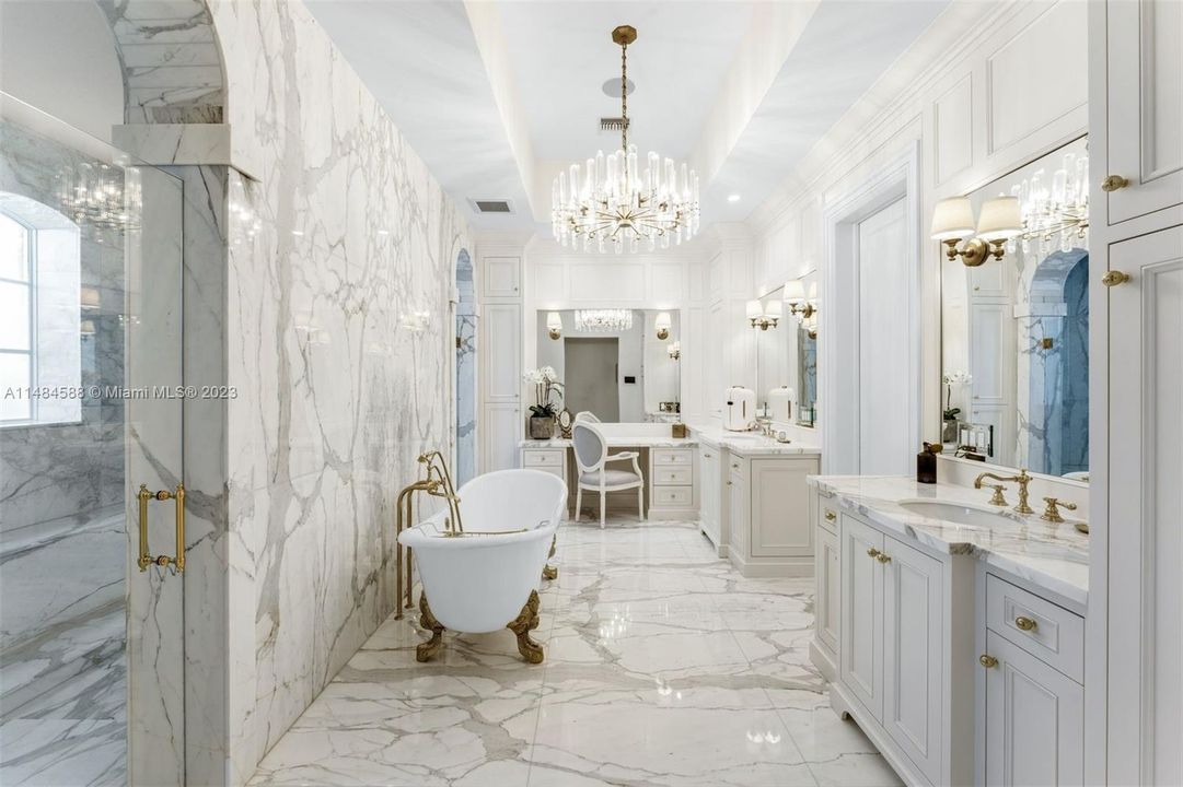 Недавно продано: $19,900,000 (6 спален, 7 ванн, 17740 Квадратных фут)