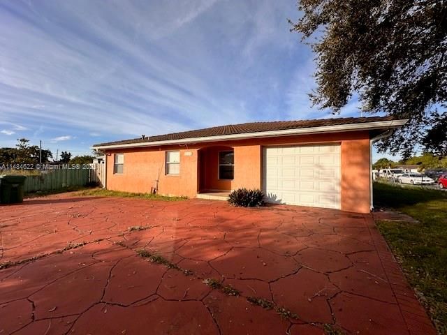 Recently Sold: $450,000 (3 beds, 3 baths, 1498 Square Feet)