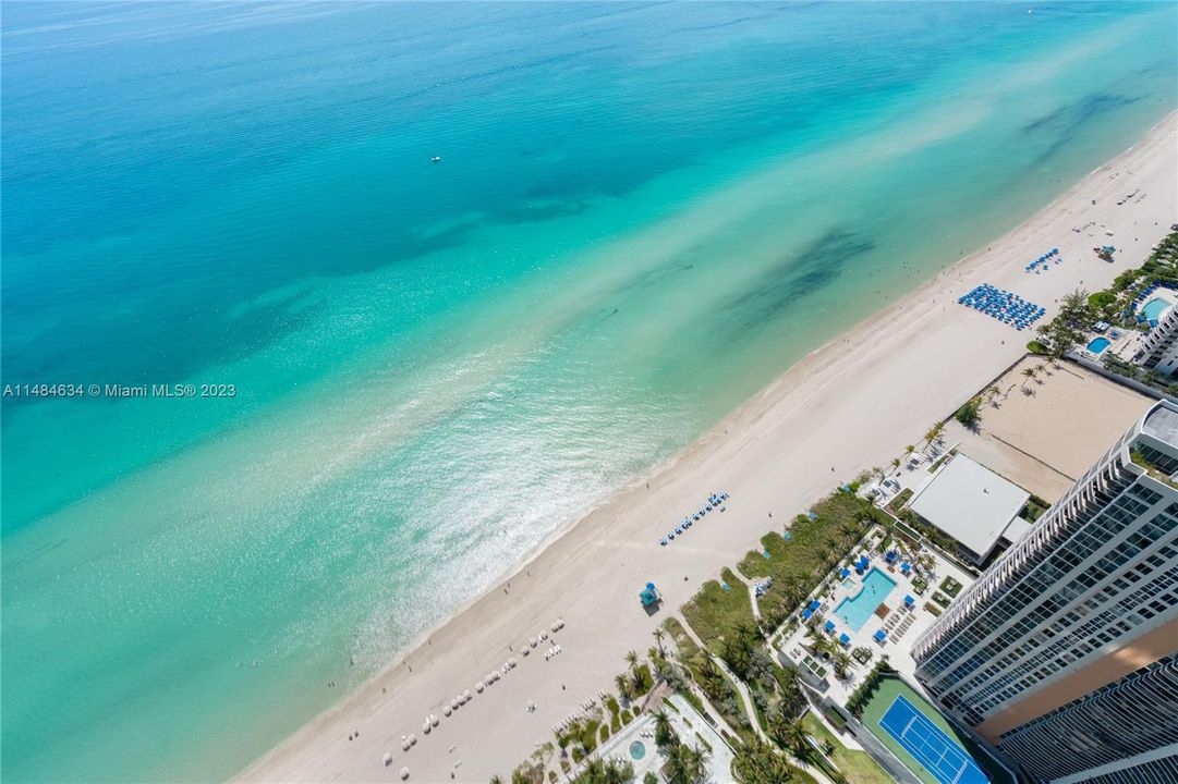 Недавно продано: $5,295,000 (3 спален, 5 ванн, 3050 Квадратных фут)