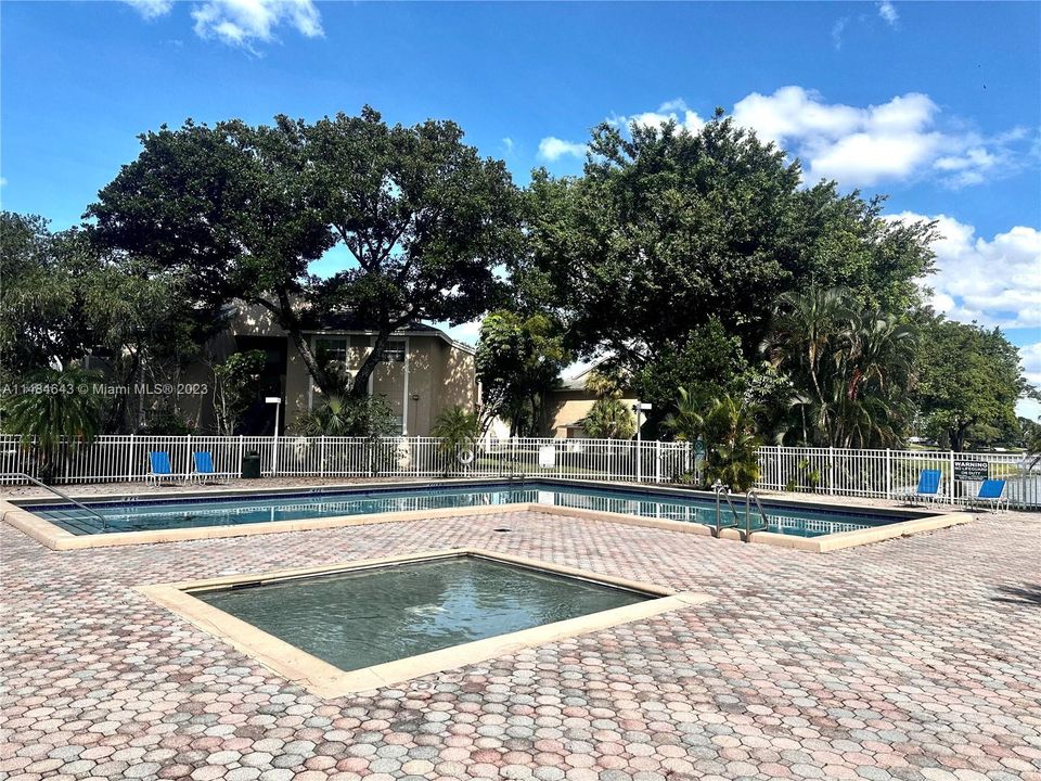 Recently Sold: $265,000 (2 beds, 2 baths, 854 Square Feet)