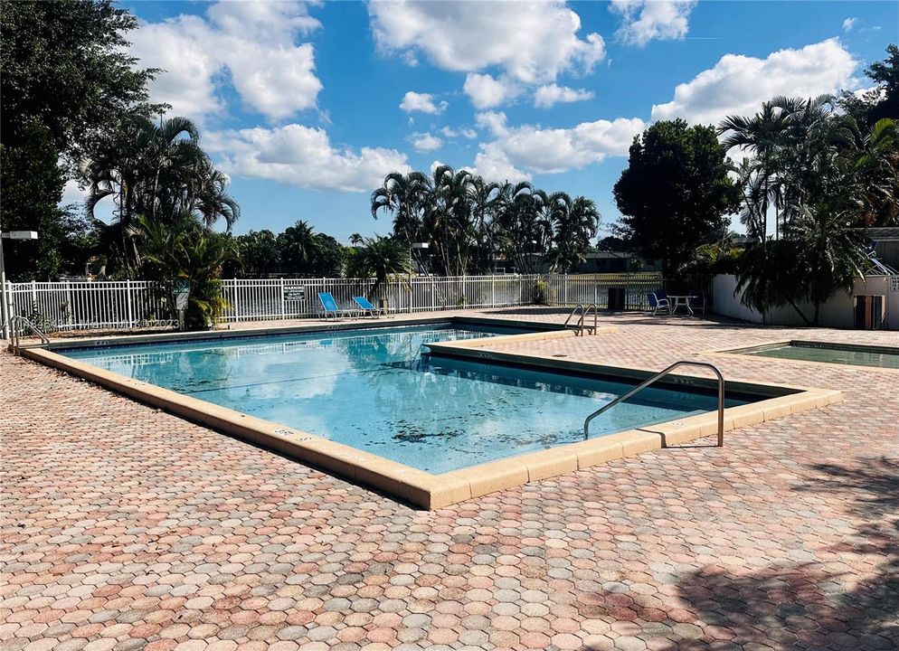 Recently Sold: $265,000 (2 beds, 2 baths, 854 Square Feet)