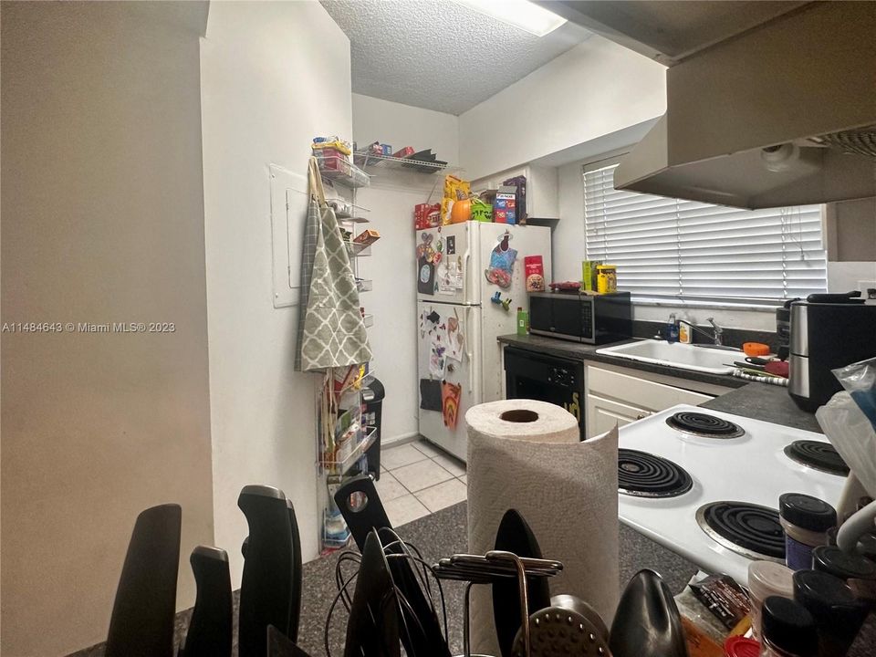 Recently Sold: $265,000 (2 beds, 2 baths, 854 Square Feet)