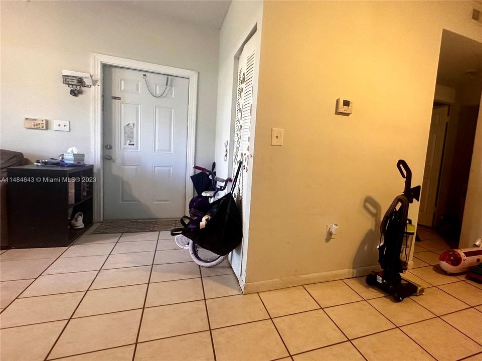 Recently Sold: $265,000 (2 beds, 2 baths, 854 Square Feet)