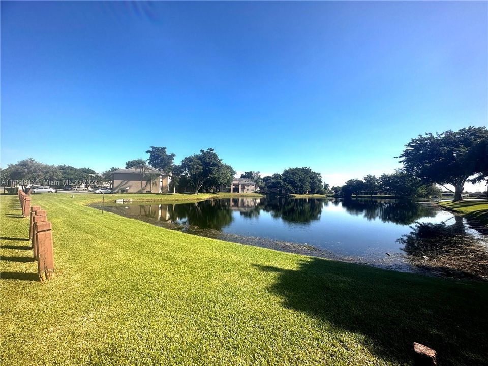 Recently Sold: $265,000 (2 beds, 2 baths, 854 Square Feet)