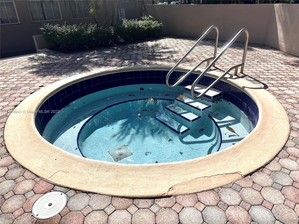 Recently Sold: $265,000 (2 beds, 2 baths, 854 Square Feet)