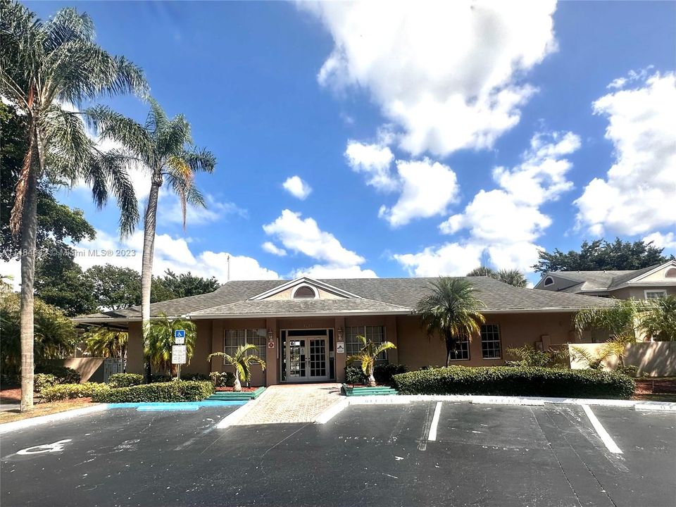 Recently Sold: $265,000 (2 beds, 2 baths, 854 Square Feet)