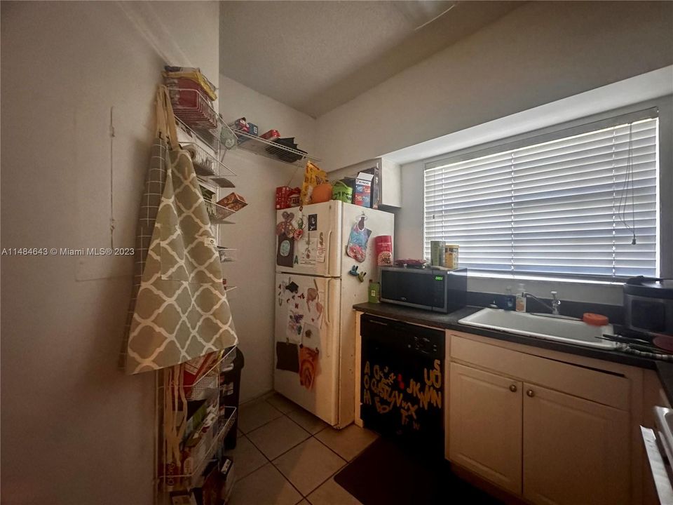 Recently Sold: $265,000 (2 beds, 2 baths, 854 Square Feet)