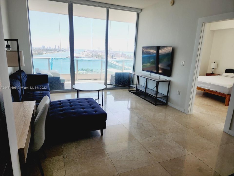 Recientemente alquilado: $4,100 (1 camas, 2 baños, 938 Pies cuadrados)