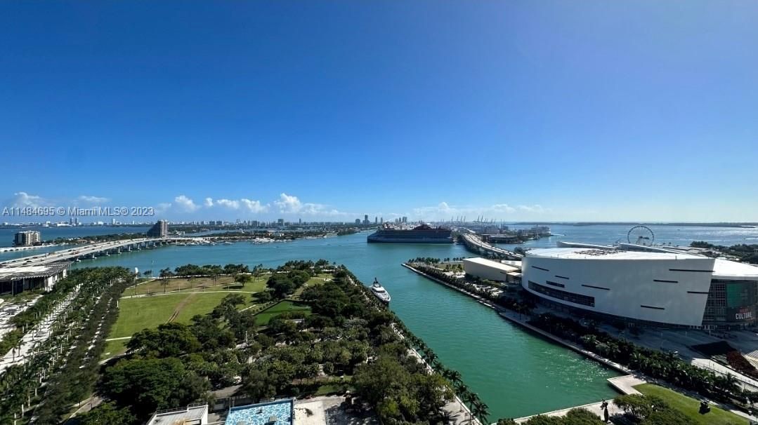 Recientemente alquilado: $4,100 (1 camas, 2 baños, 938 Pies cuadrados)