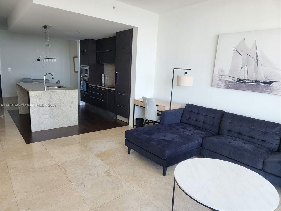 Recientemente alquilado: $4,100 (1 camas, 2 baños, 938 Pies cuadrados)