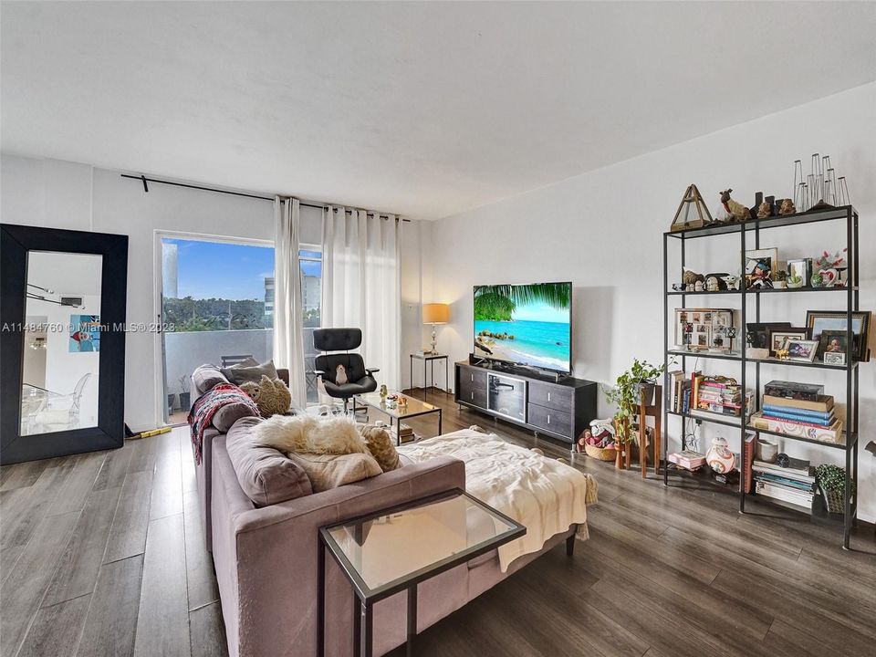 Vendido Recientemente: $395,000 (1 camas, 2 baños, 1275 Pies cuadrados)