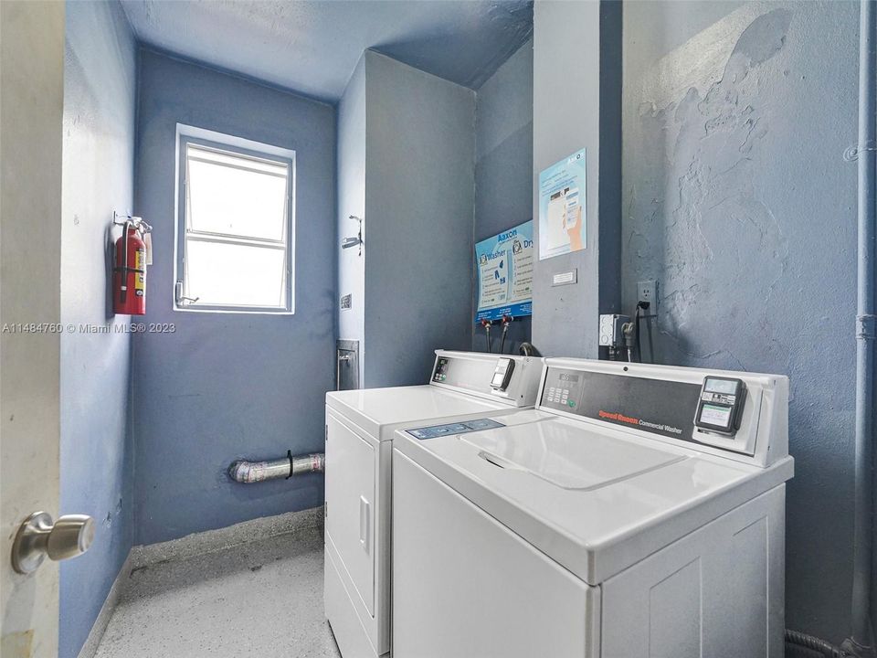 Vendido Recientemente: $395,000 (1 camas, 2 baños, 1275 Pies cuadrados)