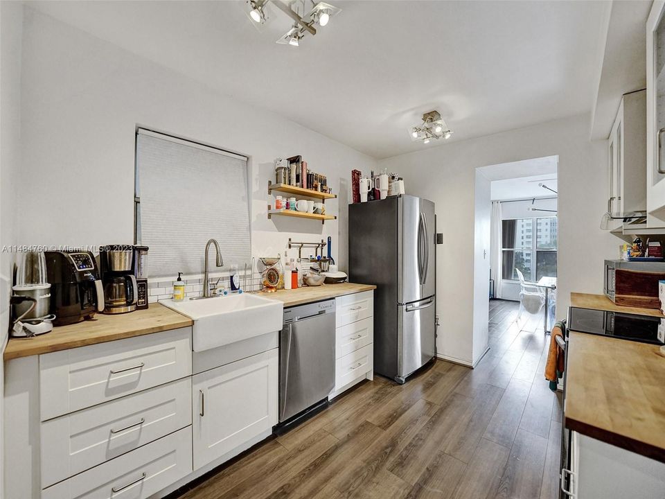 Vendido Recientemente: $395,000 (1 camas, 2 baños, 1275 Pies cuadrados)