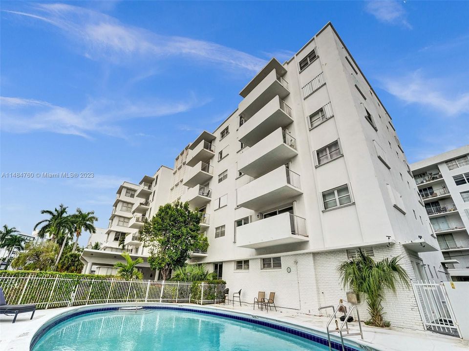 Vendido Recientemente: $395,000 (1 camas, 2 baños, 1275 Pies cuadrados)