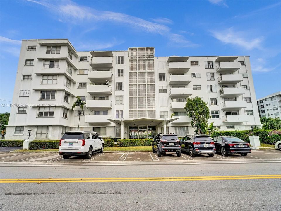 Vendido Recientemente: $395,000 (1 camas, 2 baños, 1275 Pies cuadrados)