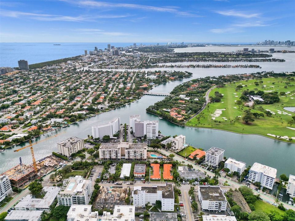 Vendido Recientemente: $395,000 (1 camas, 2 baños, 1275 Pies cuadrados)