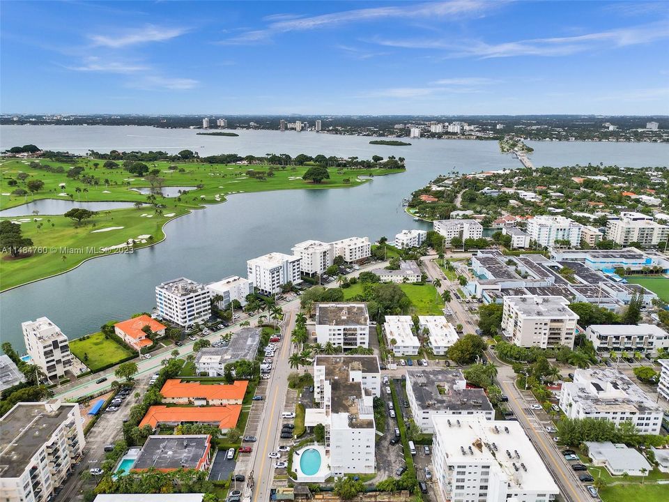 Vendido Recientemente: $395,000 (1 camas, 2 baños, 1275 Pies cuadrados)