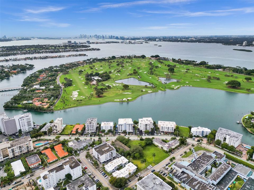 Vendido Recientemente: $395,000 (1 camas, 2 baños, 1275 Pies cuadrados)