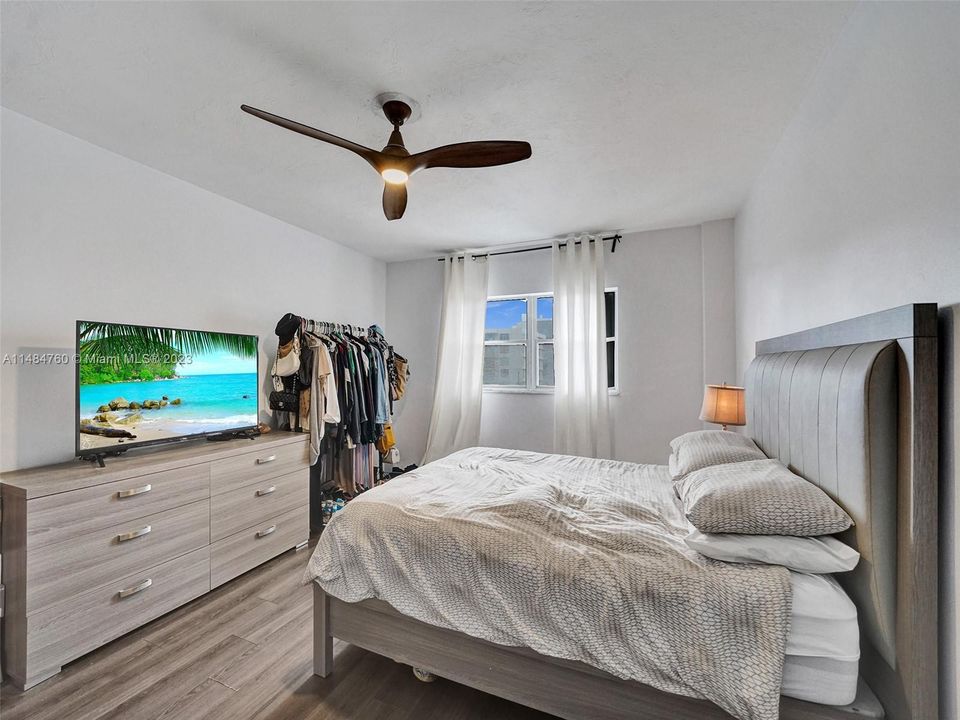 Vendido Recientemente: $395,000 (1 camas, 2 baños, 1275 Pies cuadrados)