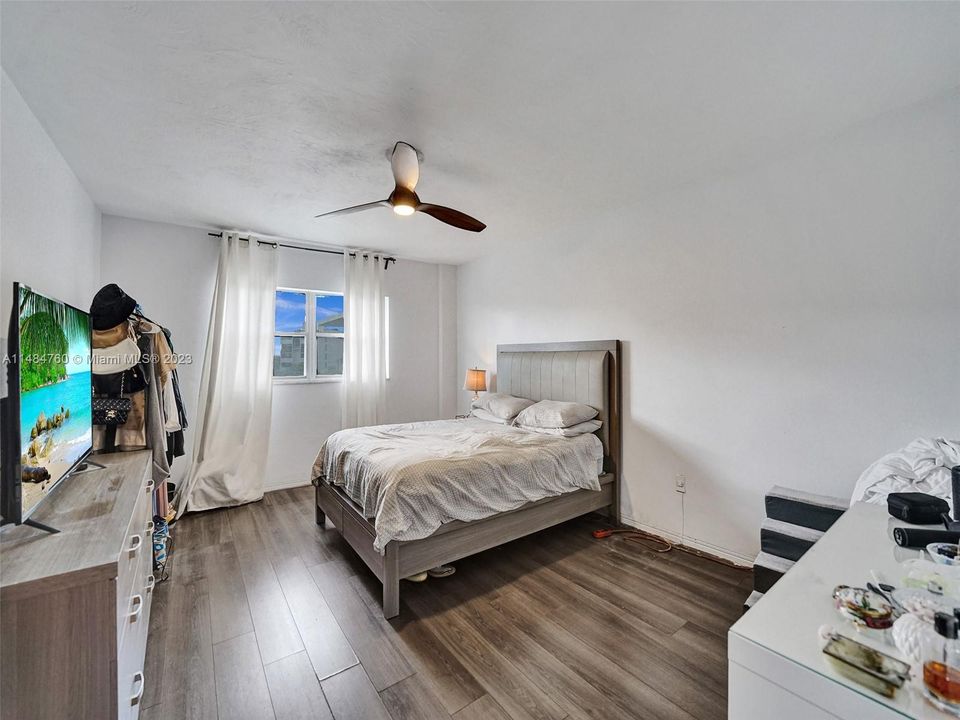 Vendido Recientemente: $395,000 (1 camas, 2 baños, 1275 Pies cuadrados)