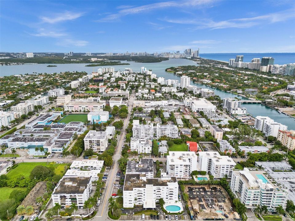 Vendido Recientemente: $395,000 (1 camas, 2 baños, 1275 Pies cuadrados)