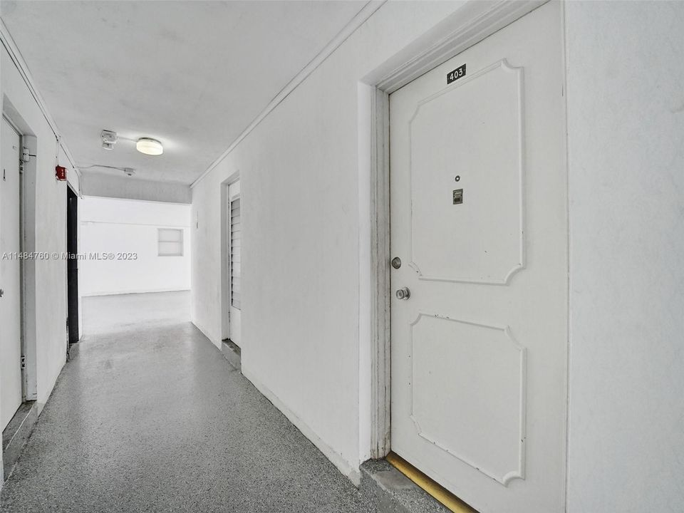 Vendido Recientemente: $395,000 (1 camas, 2 baños, 1275 Pies cuadrados)