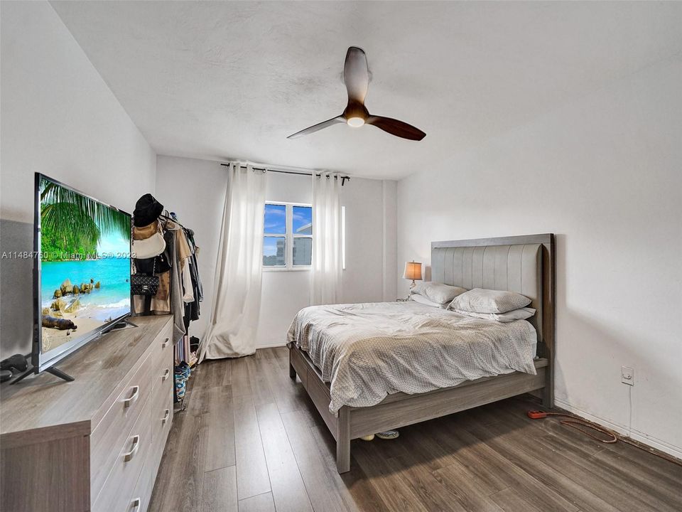 Vendido Recientemente: $395,000 (1 camas, 2 baños, 1275 Pies cuadrados)